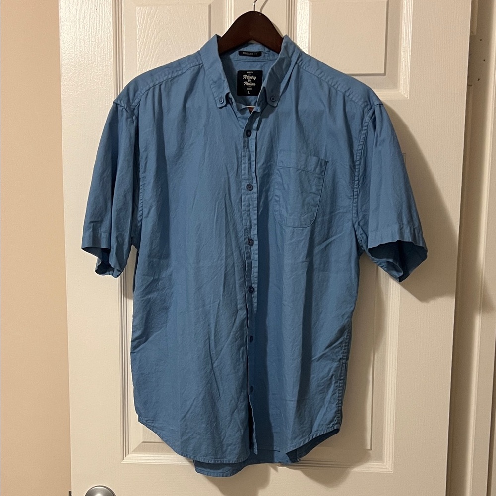 Men's Light Blue Button-Down Shirt